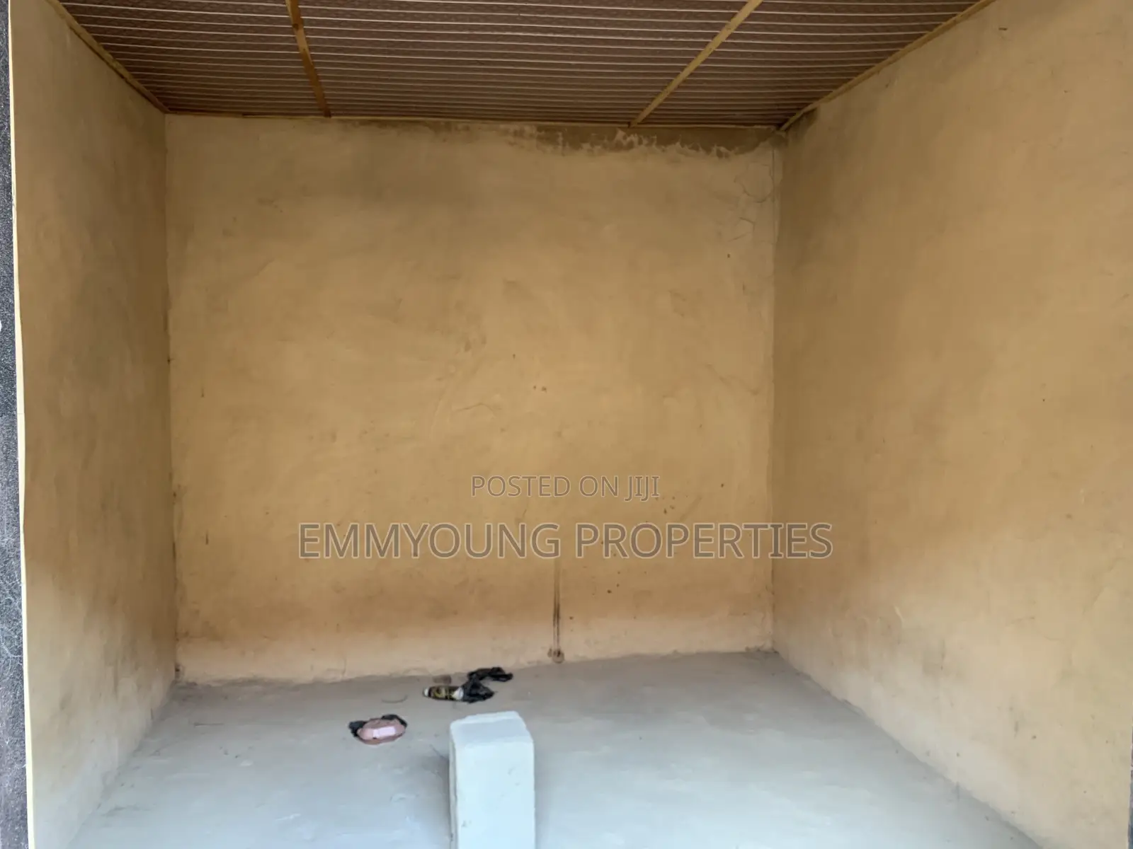 Office Space, Restaurant or Parking Store in Ketu-Ikosi