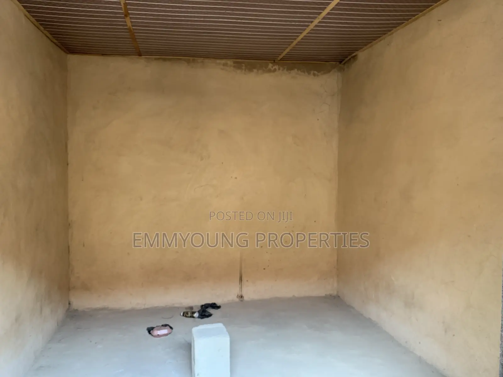 Office Space, Restaurant or Parking Store in Ketu-Ikosi