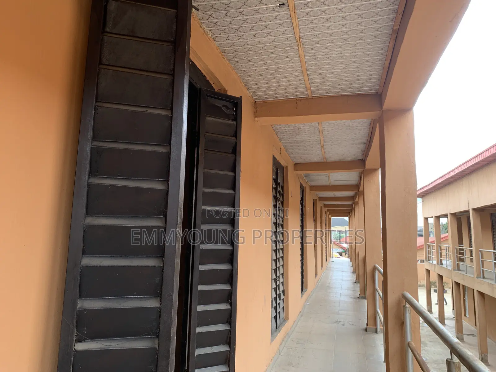 Office Space, Restaurant or Parking Store in Ketu-Ikosi