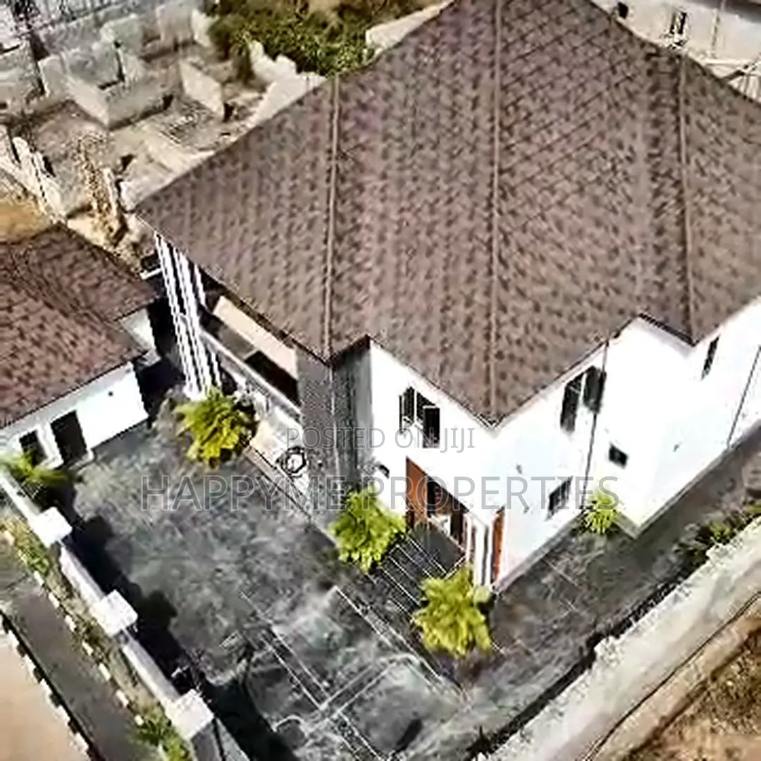 Furnished 4bdrm Duplex in FHA for sale in FHA