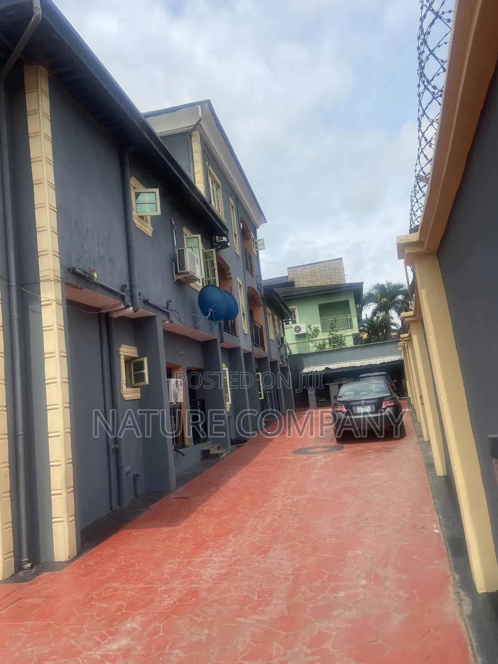 1bdrm Block of Flats in Akiode Close, Omole Phase 1 for sale in Omole Phase 1