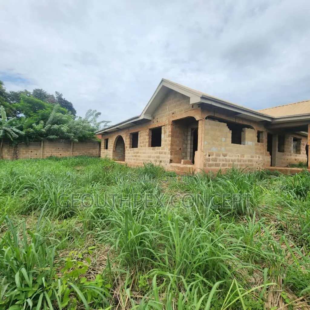 2bdrm Block of Flats in Ologuneru for Sale in Ologuneru
