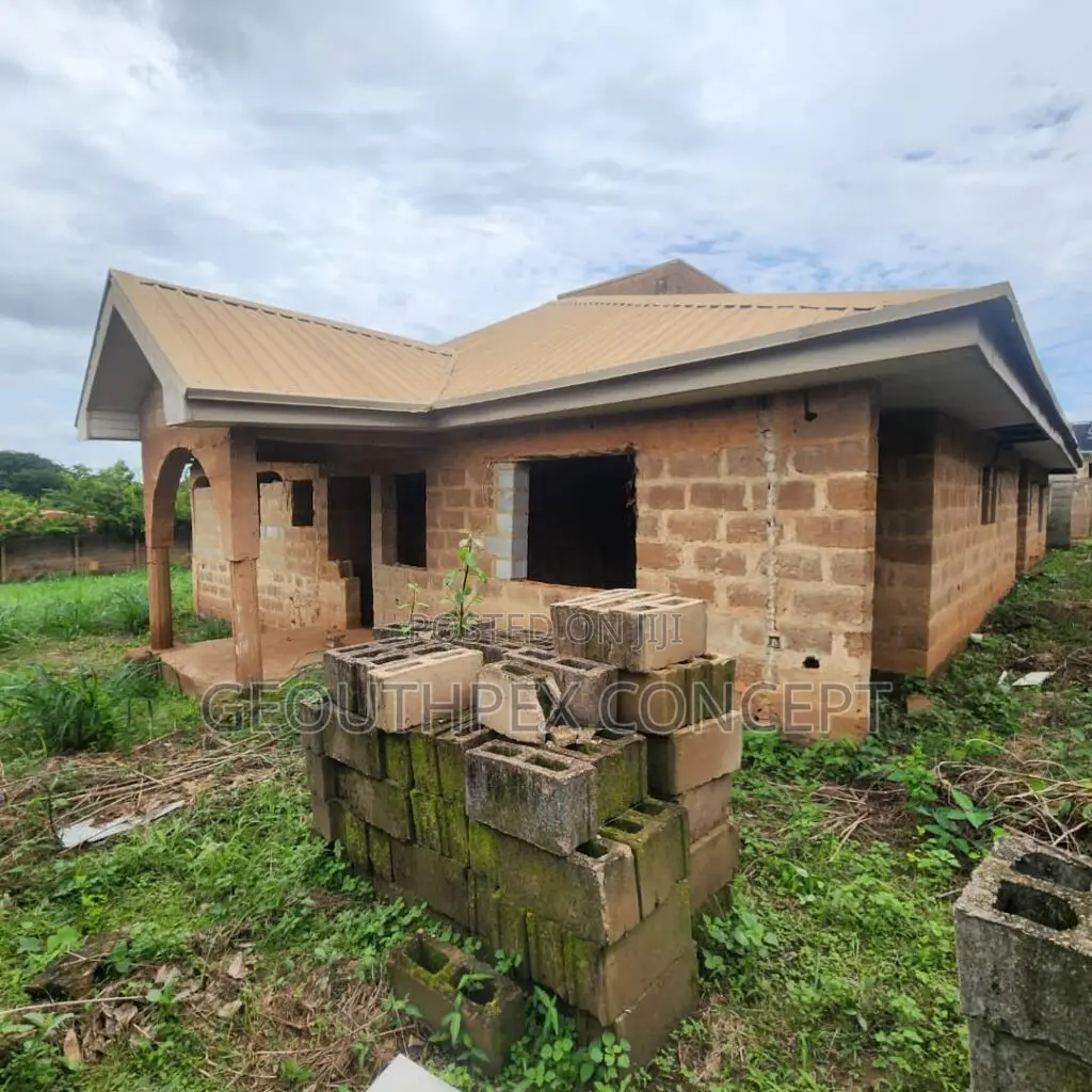 2bdrm Block of Flats in Ologuneru for Sale in Ologuneru