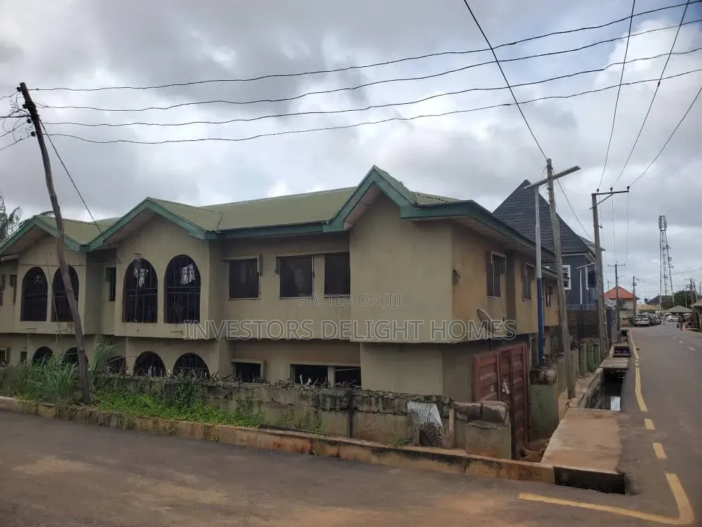3bdrm Block of Flats in Oshimili South for sale in Oshimili South