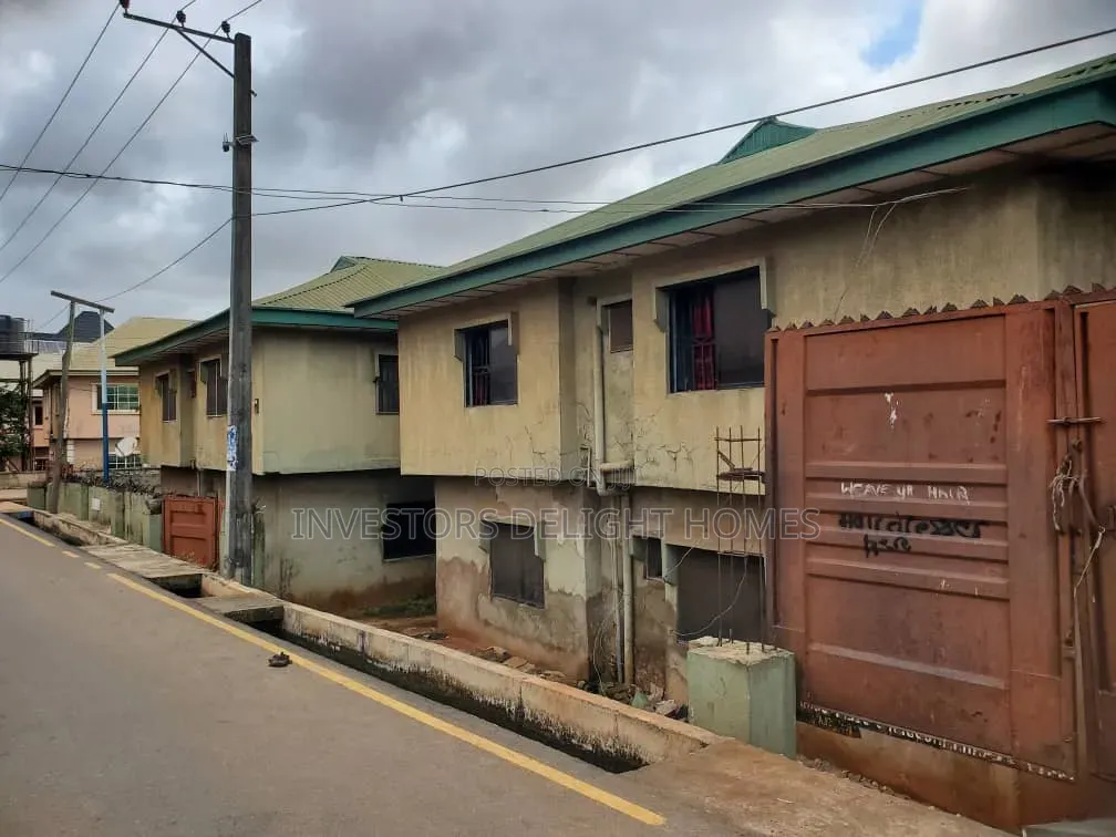 3bdrm Block of Flats in Oshimili South for sale in Oshimili South