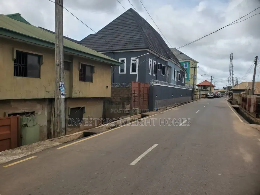 3bdrm Block of Flats in Oshimili South for sale in Oshimili South