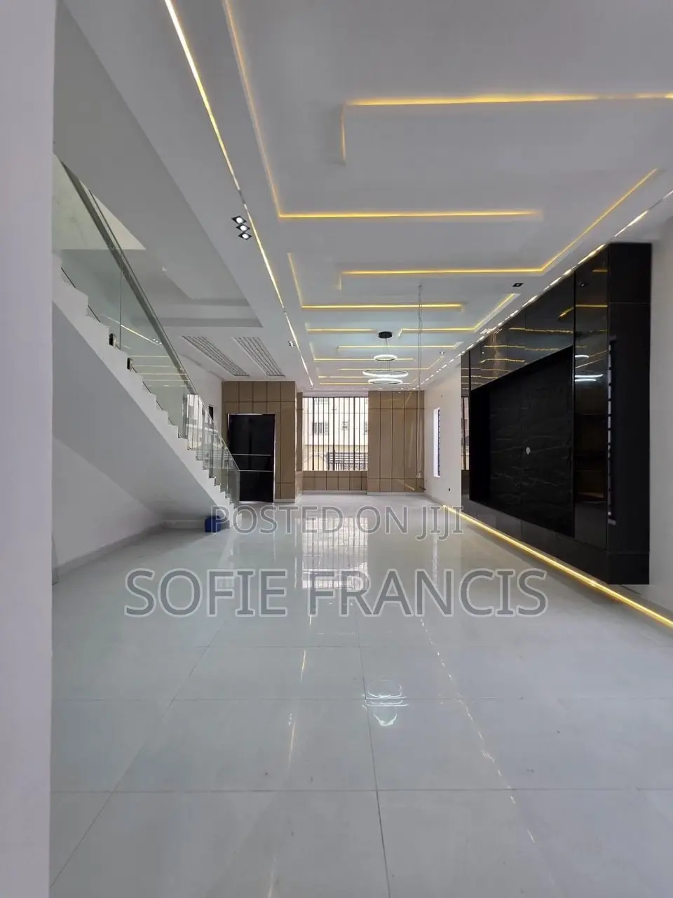 5bdrm Duplex in Sangotedo for sale in Sangotedo