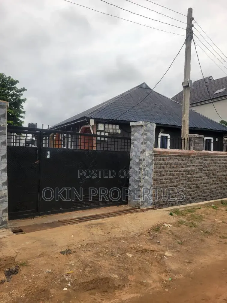 Furnished 1bdrm Block of Flats in Zone 12 Dada Estate, Osogbo for sale in Osogbo