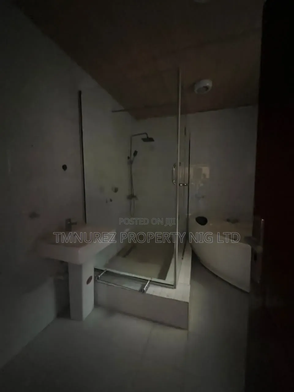 5bdrm Duplex in Banana Island for rent in Banana Island