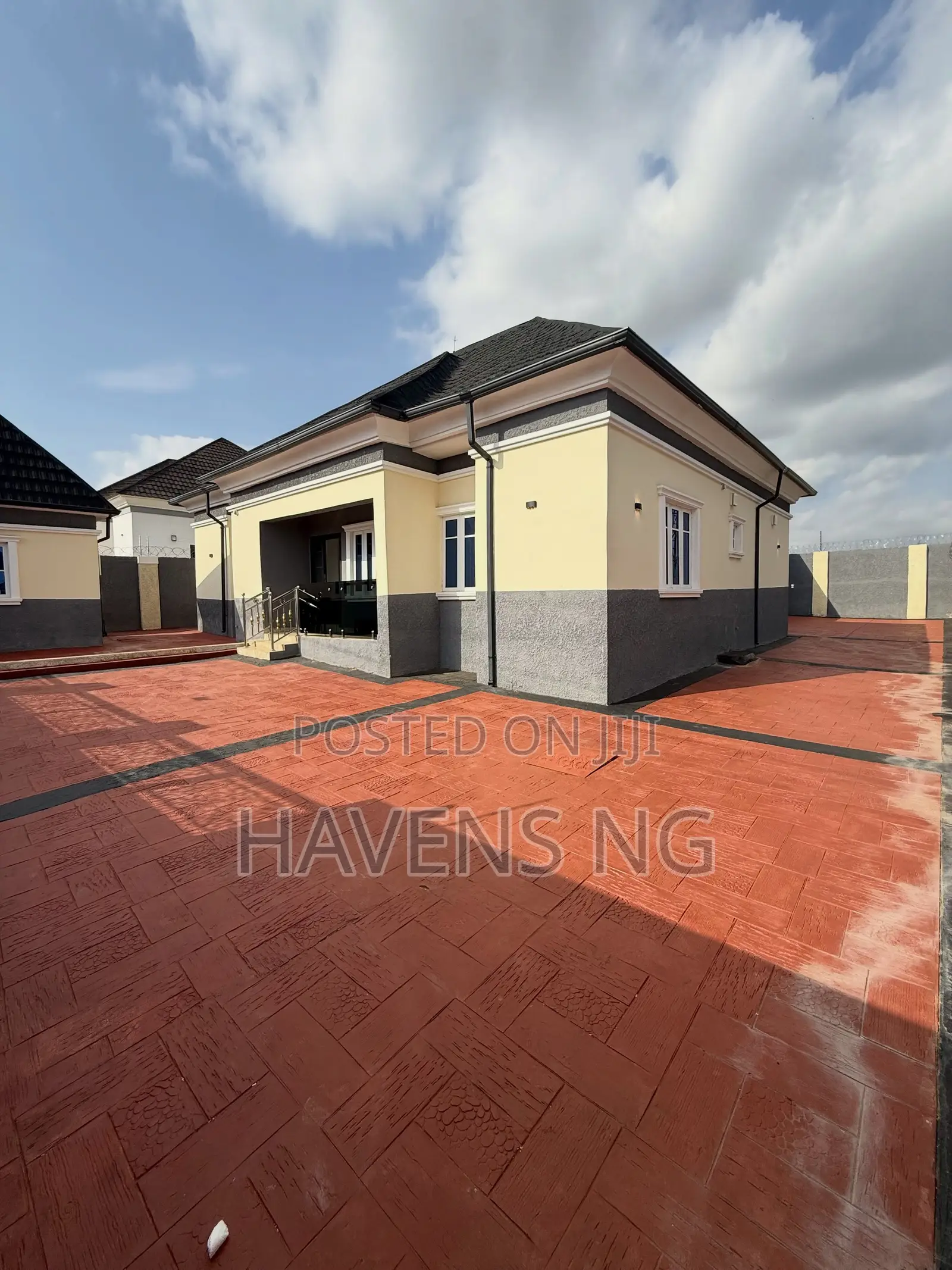 3bdrm Bungalow in Karshi for sale in Karshi