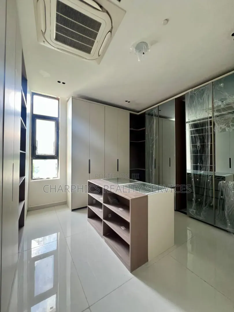 5bdrm Duplex in Old Ikoyi for sale in Old Ikoyi