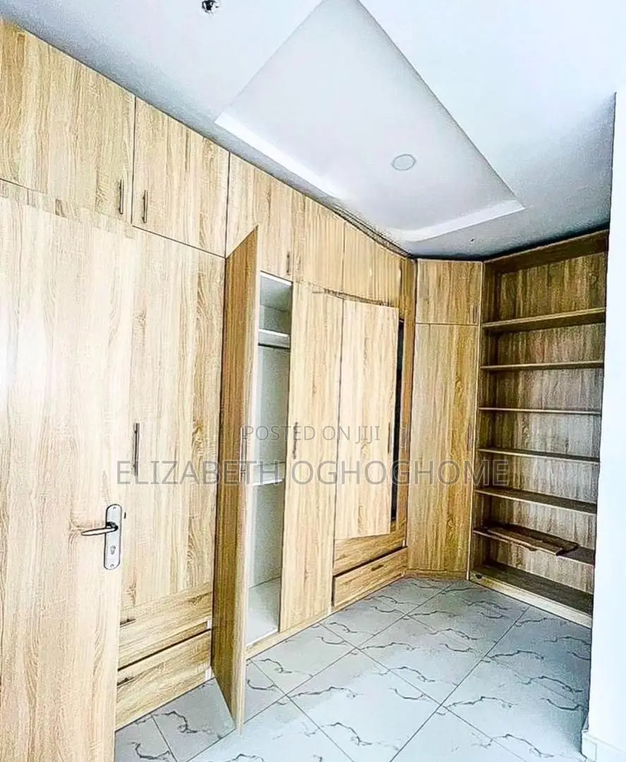 4bdrm Duplex in Lafiaji for rent in Lafiaji
