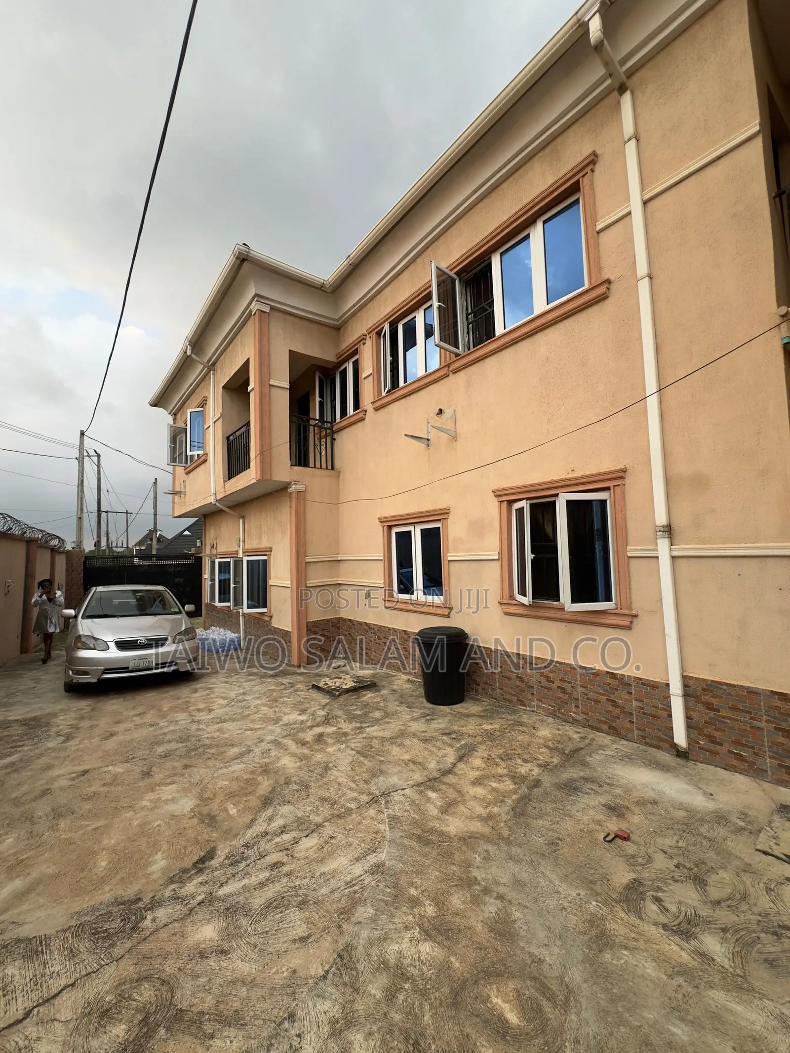 4bdrm Duplex in Oluyole Estate for sale in Oluyole Estate