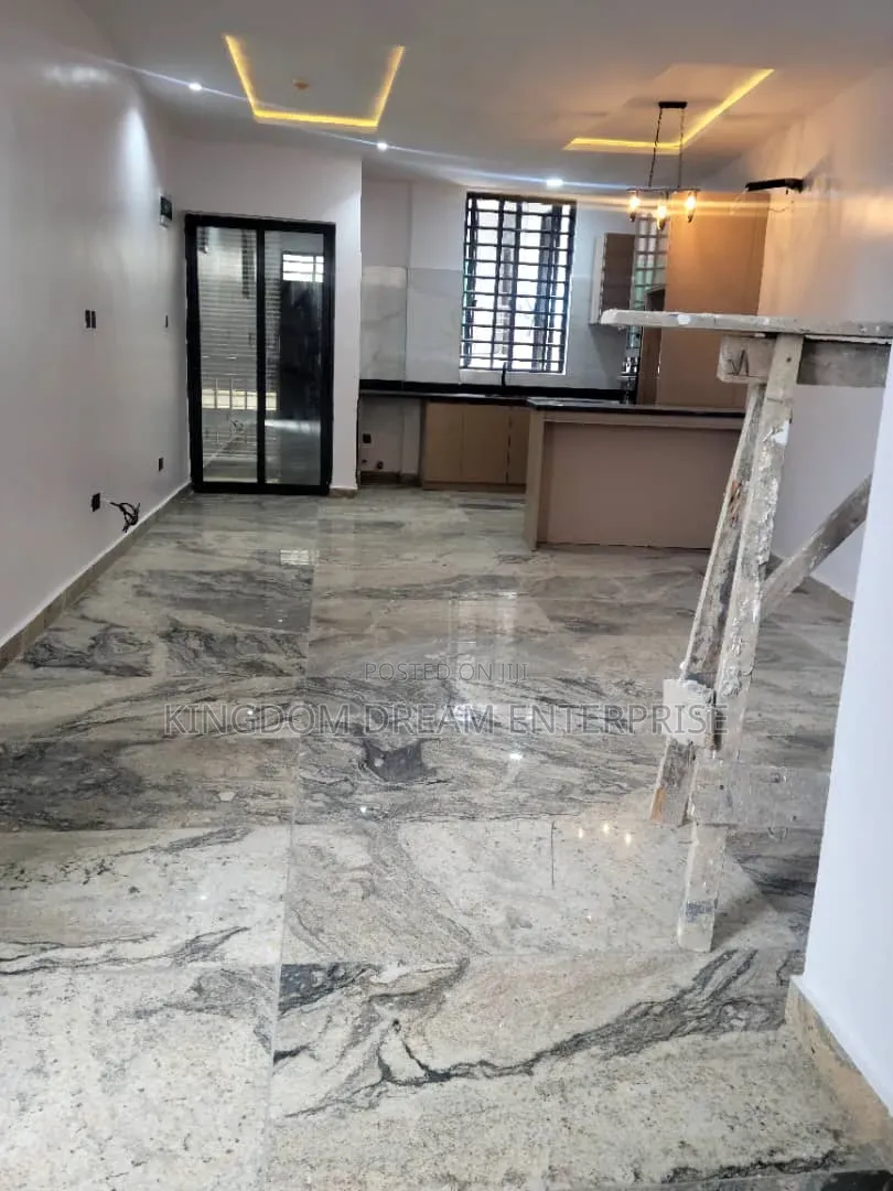 2bdrm Apartment in Lekki Lagos, Ikate for rent in Ikate