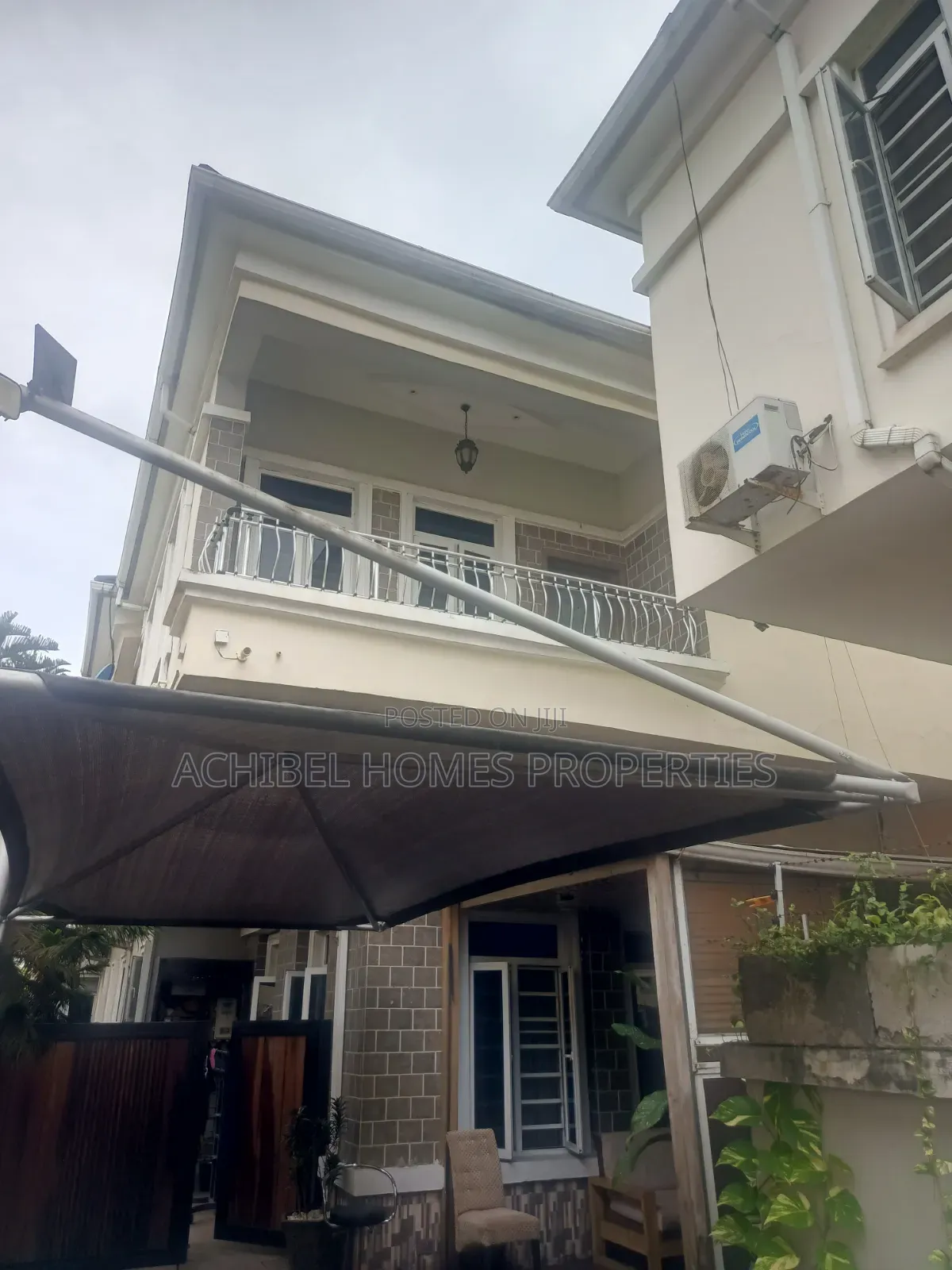 A Commercial Property for Lease in Chevron