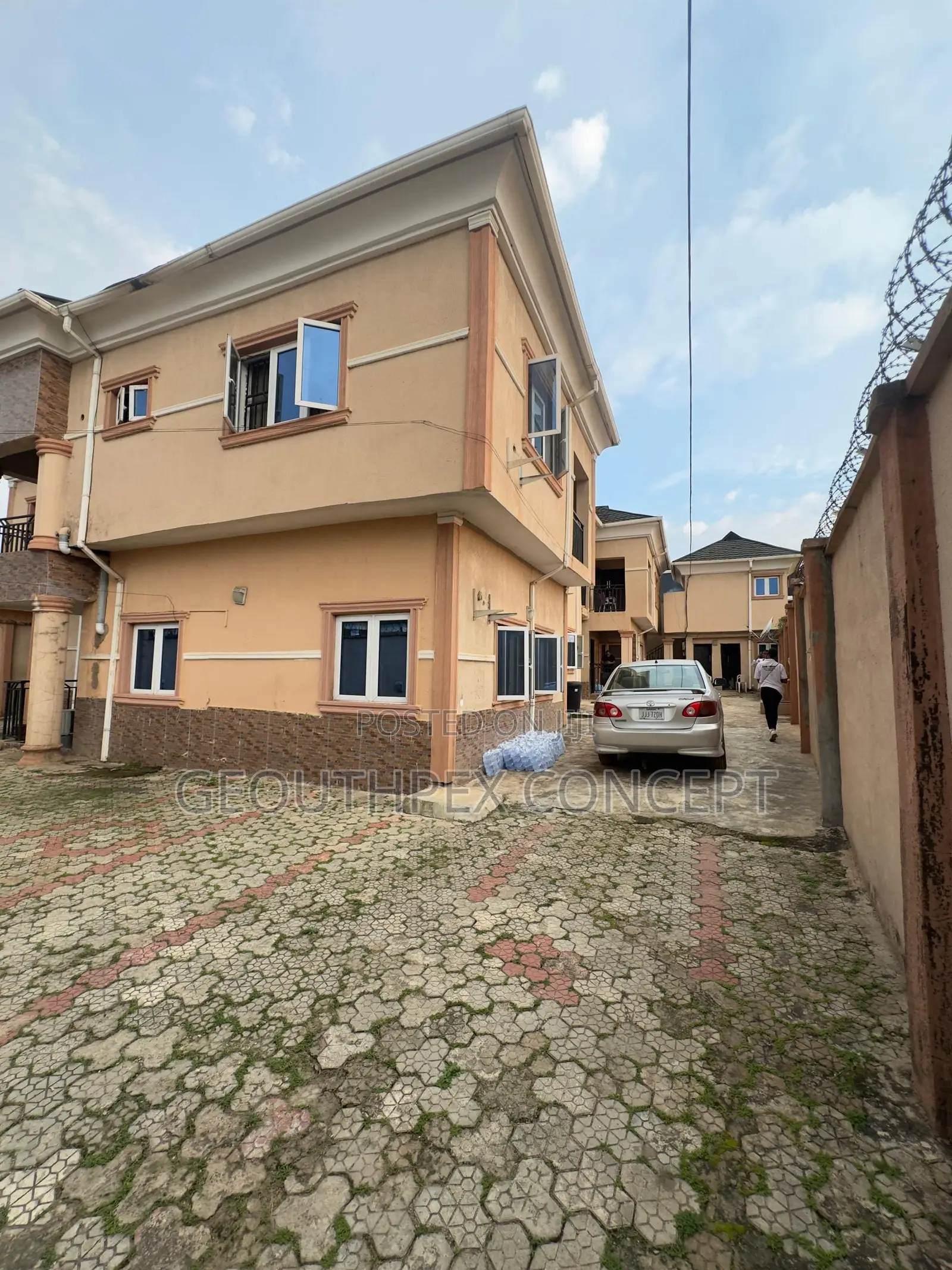 4bdrm Duplex in Oluyole Gra for sale in Oluyole Estate