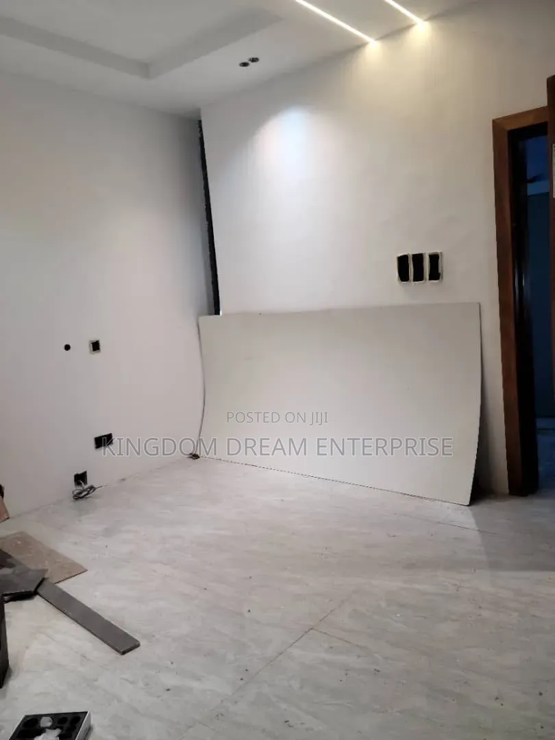 1bdrm Apartment in Lekki Phase 1 Lagos for rent in Lekki Phase 1