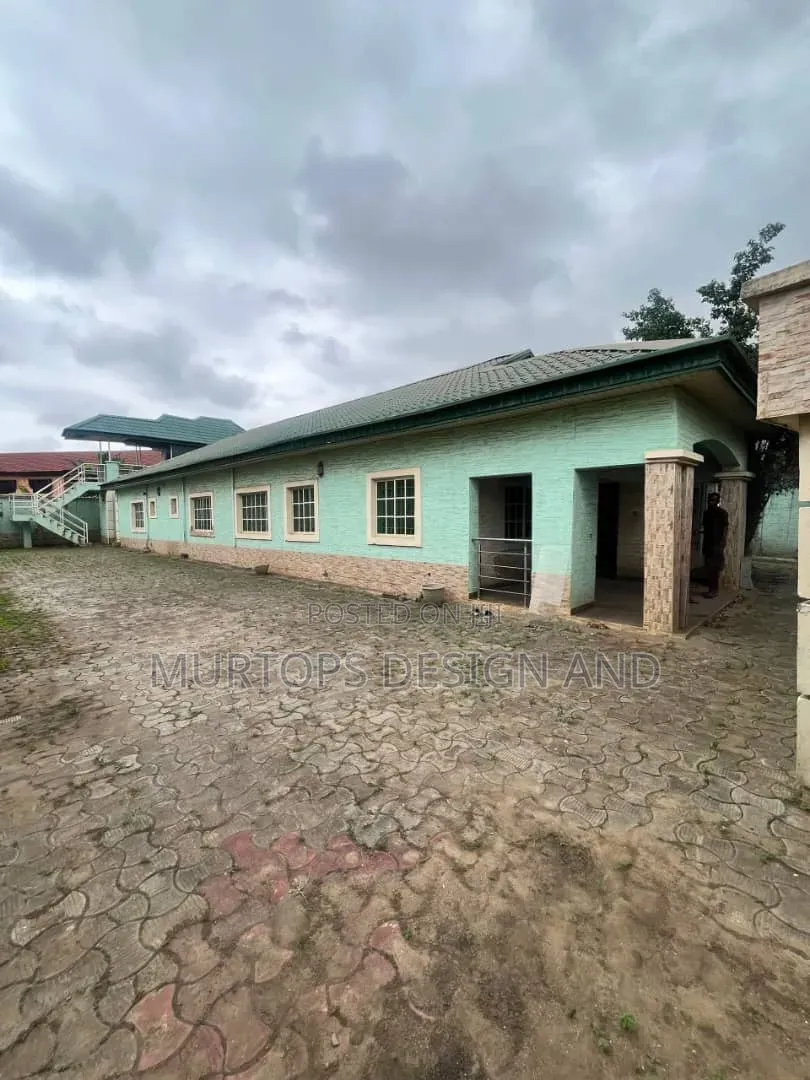 5bdrm Bungalow in Adeniran Ogunsanya for sale in Adeniran Ogunsanya