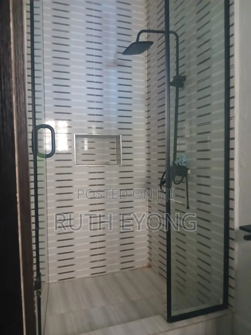 2bdrm Apartment in 𝗦𝗶𝗹𝘃𝗲𝗿𝗟𝗮𝗸𝗲 𝗦𝘁𝗿𝗲𝗲𝘁,, Ogombo for rent in Ogombo