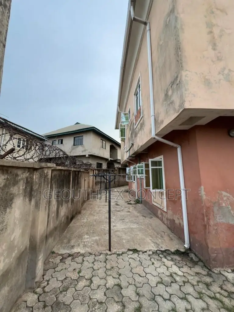 4bdrm Duplex in Akobo for sale in Akobo