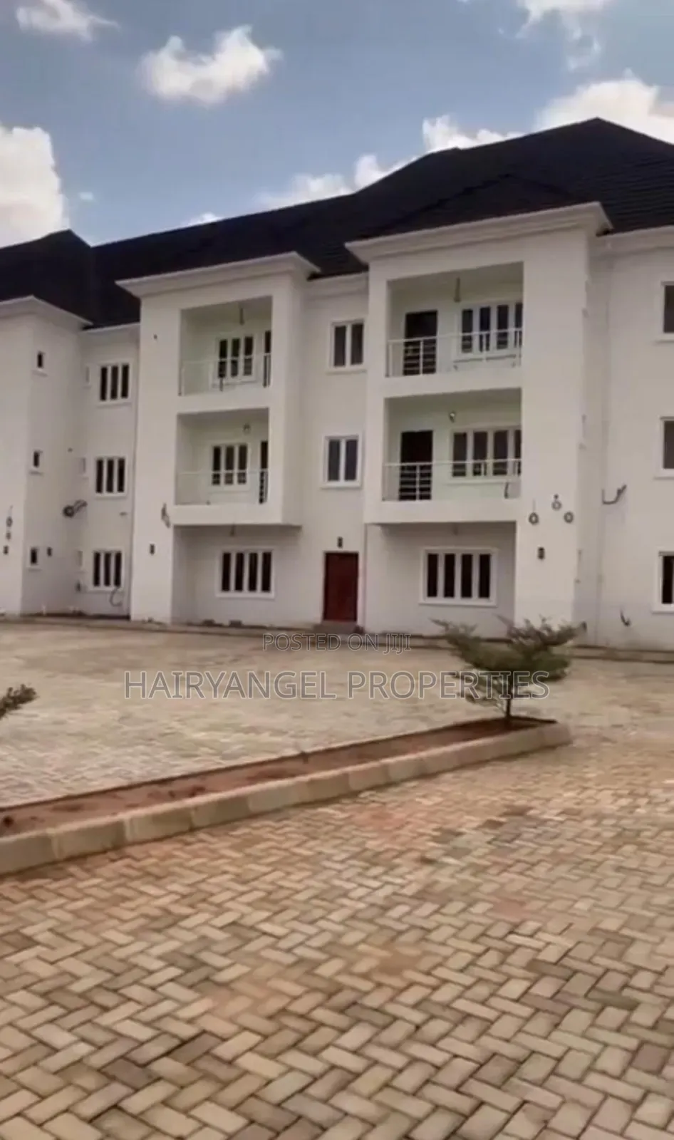 3bdrm Block of Flats in Oshimili North for sale in Oshimili North