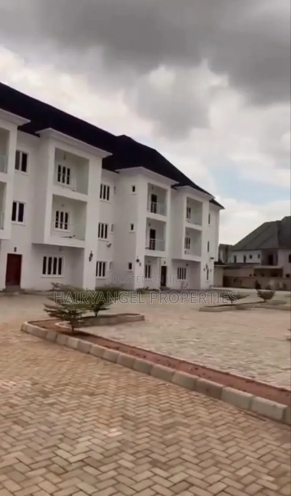 3bdrm Block of Flats in Oshimili North for sale in Oshimili North