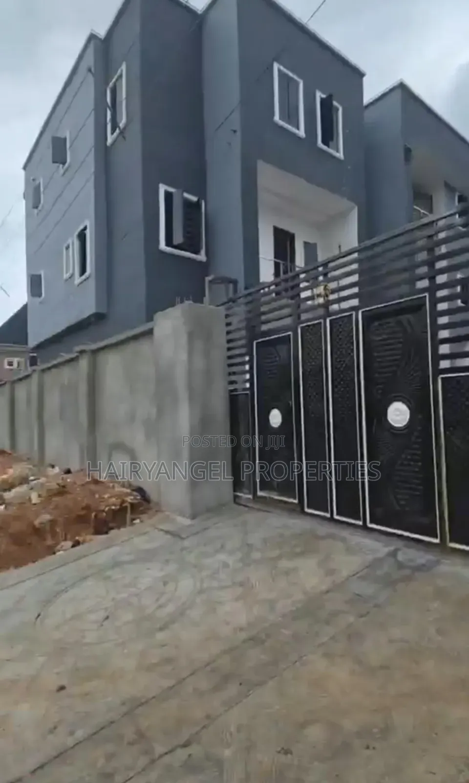 2bdrm Block of Flats in Oshimili North for sale in Oshimili North