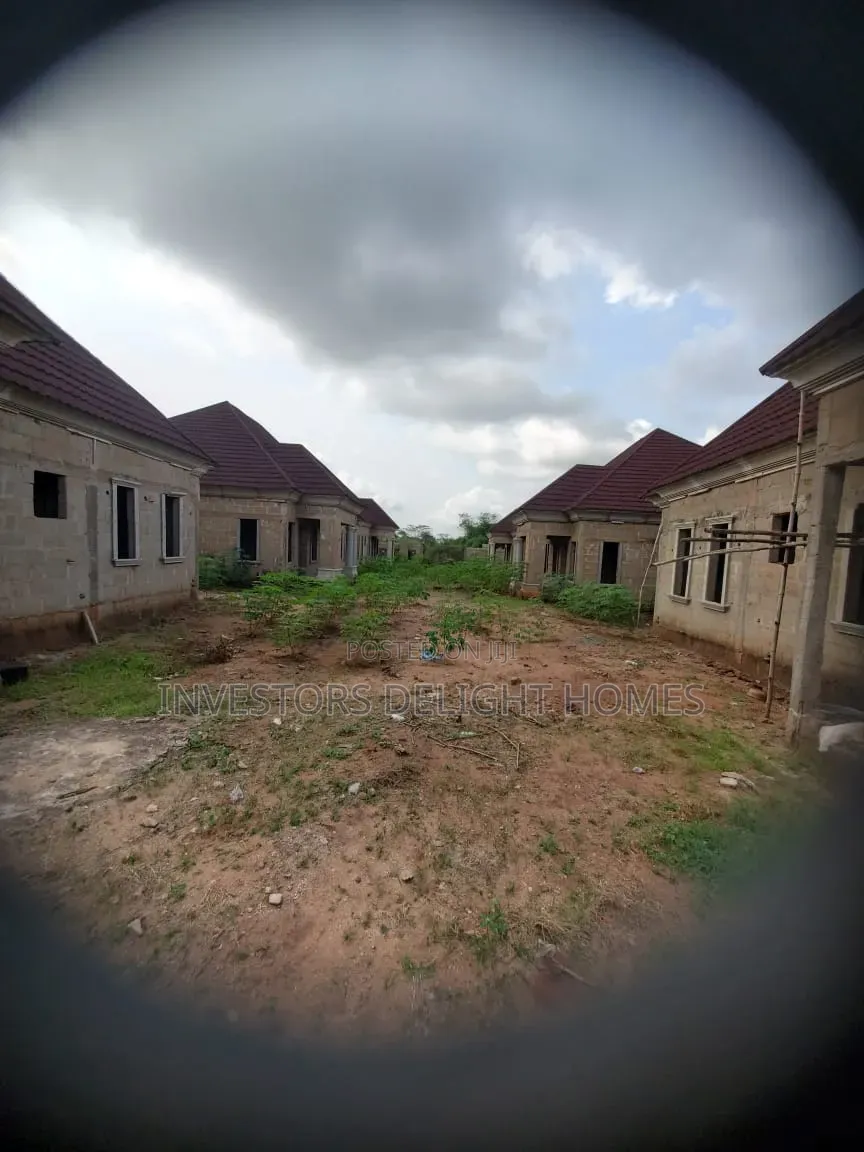3bdrm Bungalow in Oshimili North for sale in Oshimili North