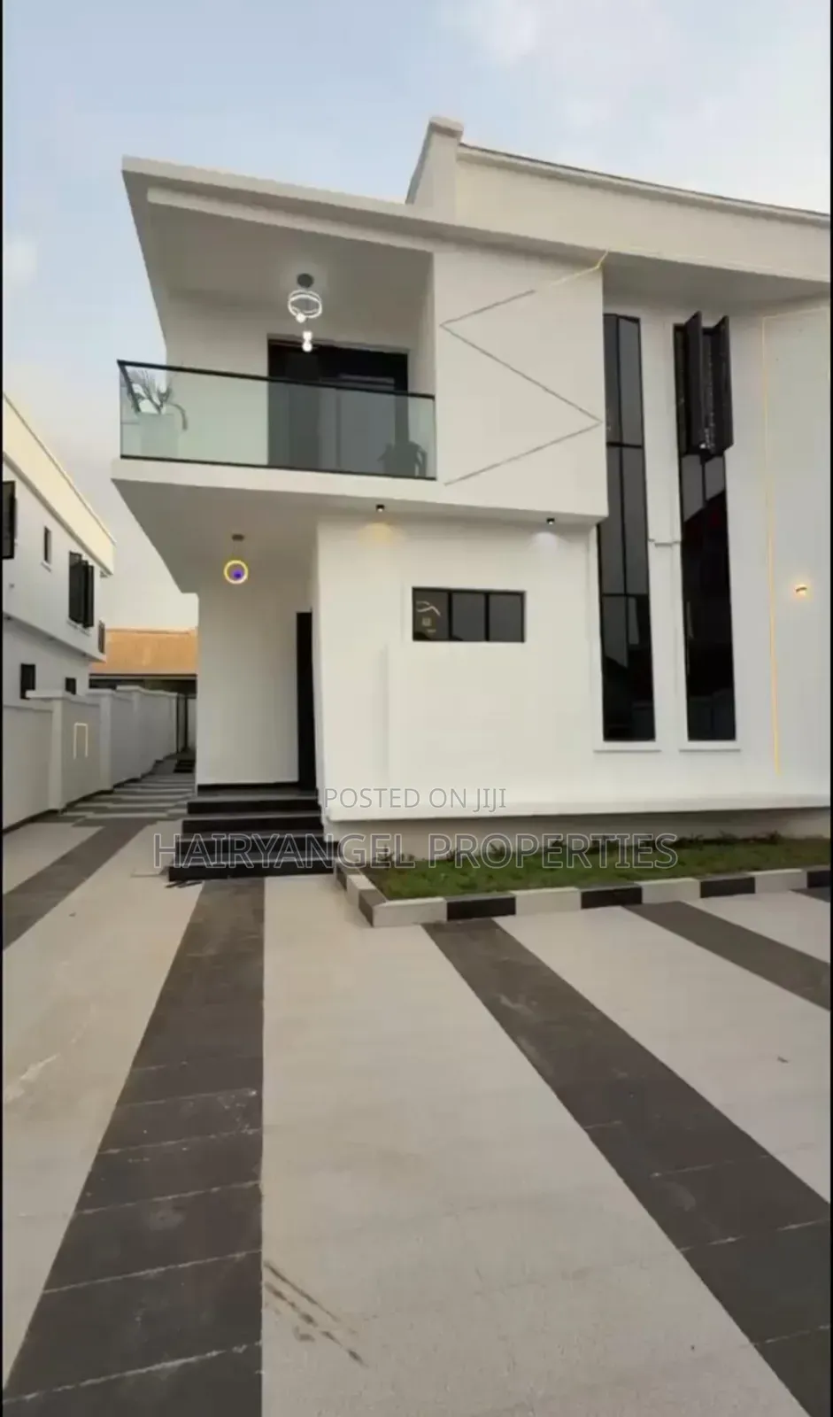 5bdrm Duplex in Oshimili North for sale in Oshimili North