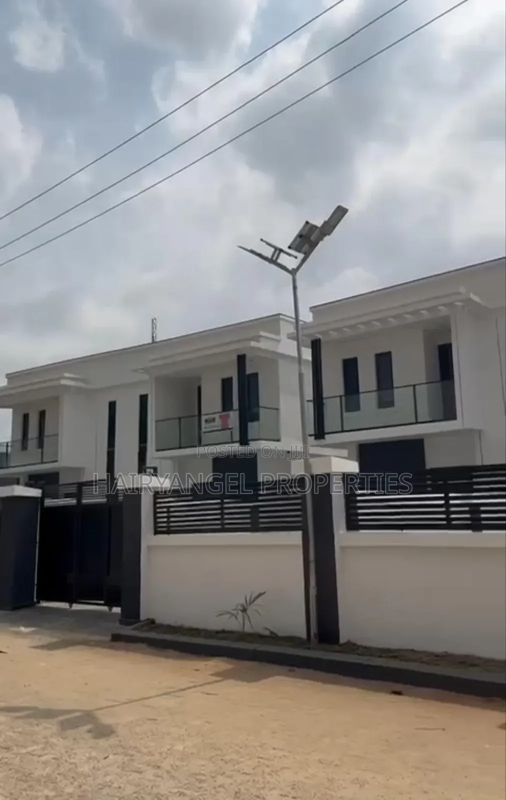 4bdrm Duplex in Oshimili North for sale in Oshimili North