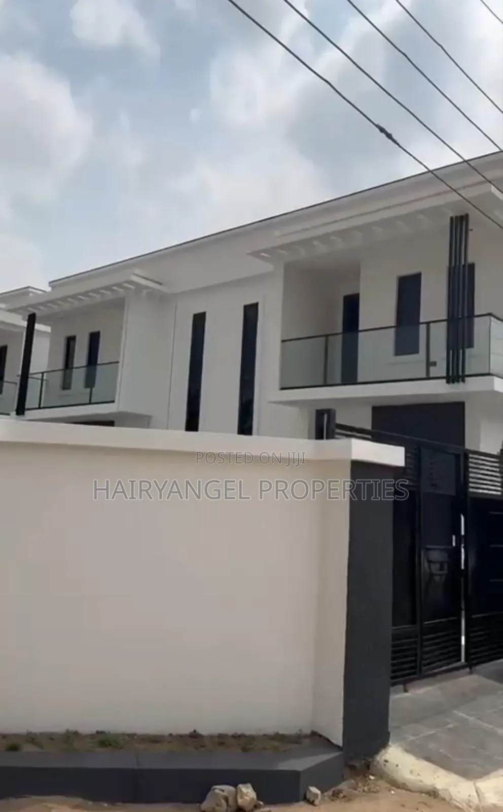 4bdrm Duplex in Oshimili North for sale in Oshimili North