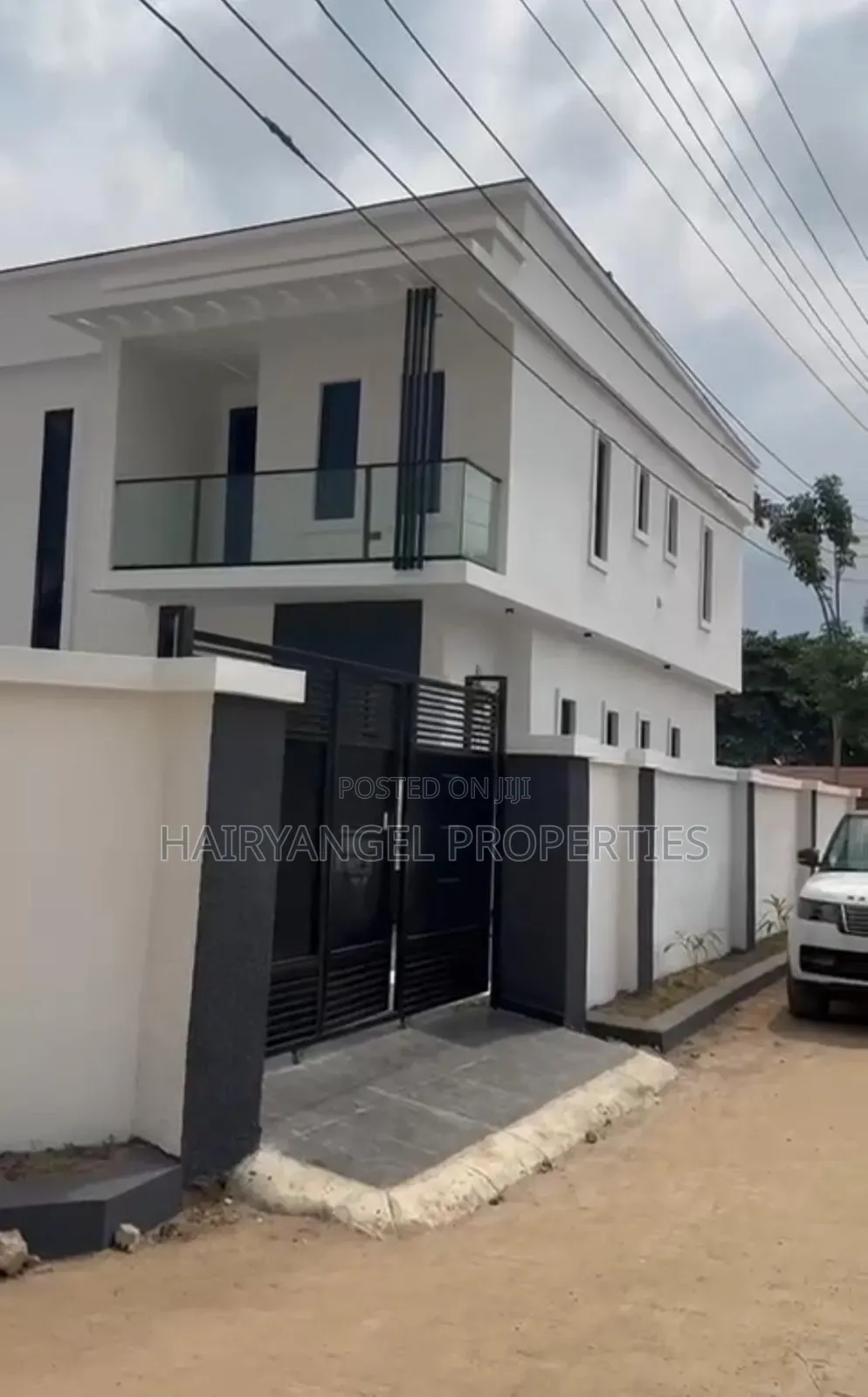 4bdrm Duplex in Oshimili North for sale in Oshimili North