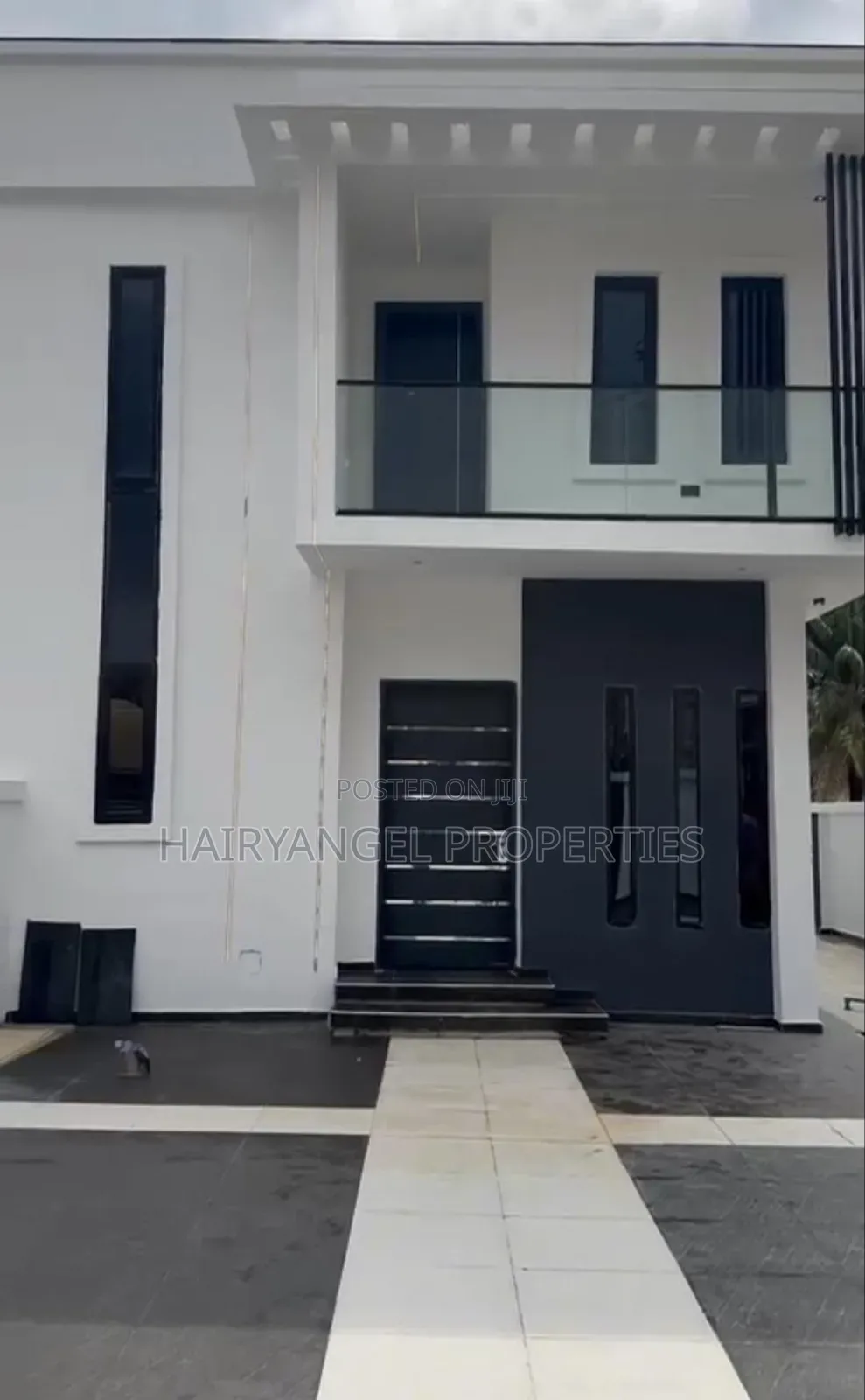 4bdrm Duplex in Oshimili North for sale in Oshimili North