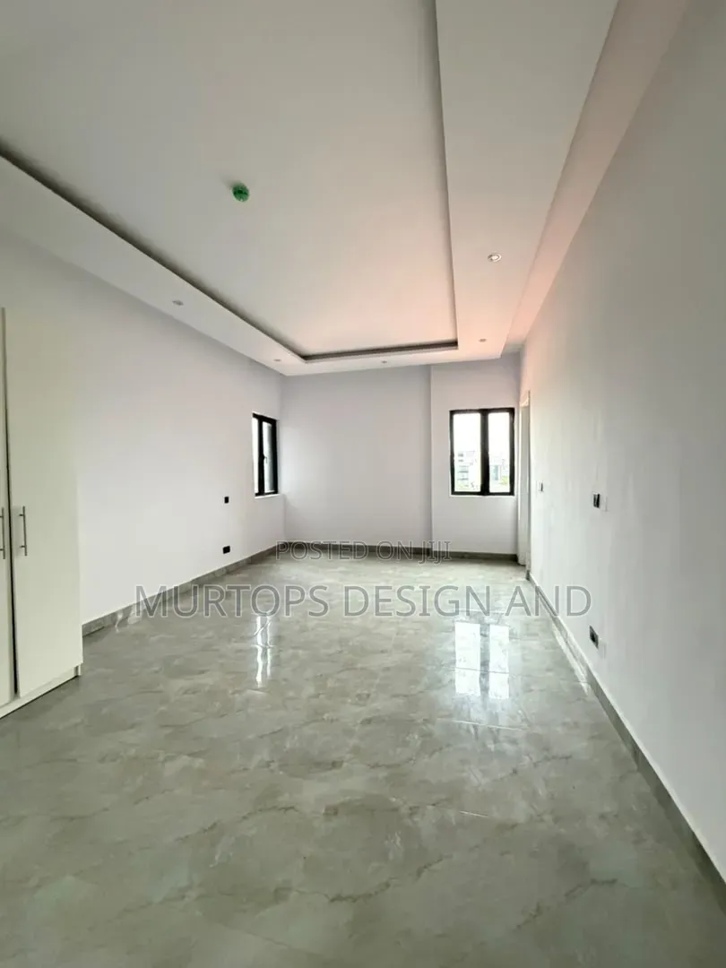 3bdrm Apartment in Ademola Adetokunbo for rent in Ademola Adetokunbo