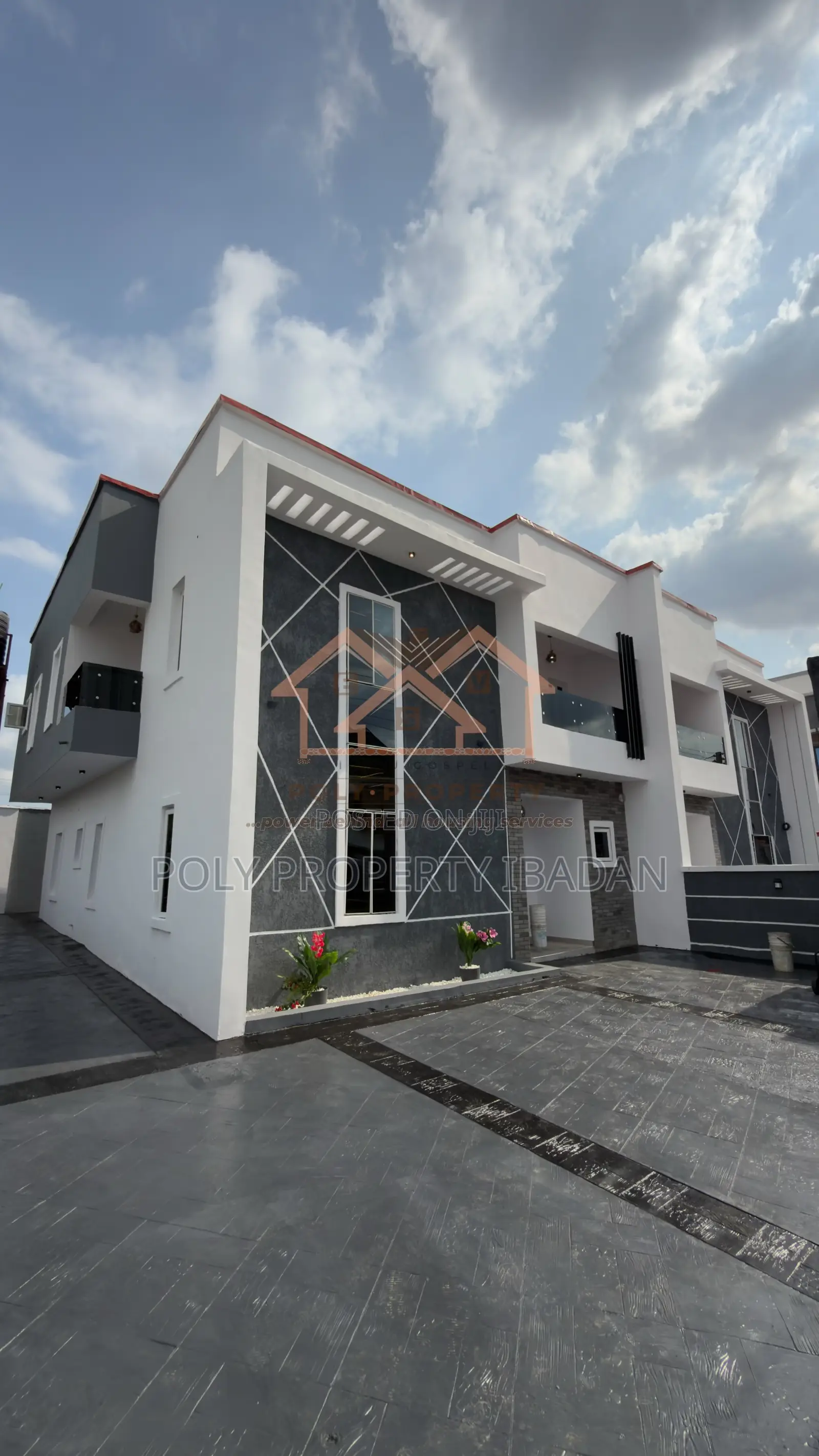 3bdrm Duplex in Rayfield ,, Ibadan for sale in Ibadan