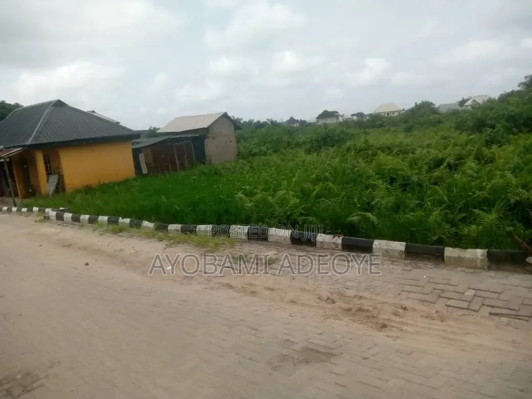 200 Acres of Land at Owode Ilaro Road 3.5m Per Acre in Obafemi-Owode