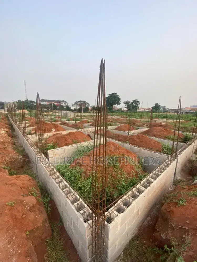 4bdrm Duplex in Adozillion Court, Omole Phase 2 for sale in Omole Phase 2