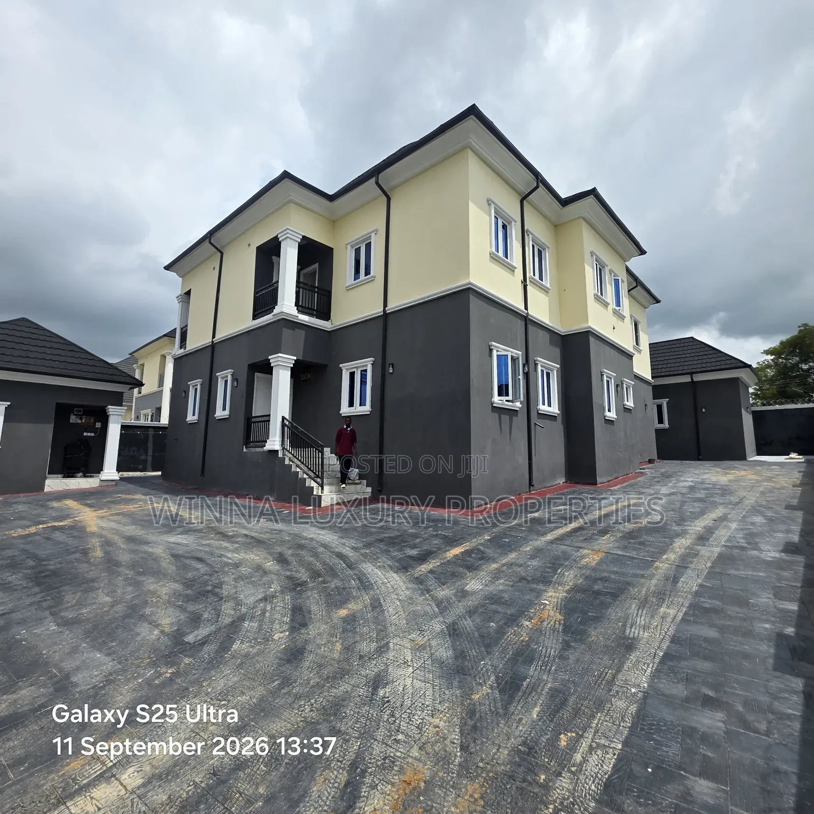 3bdrm Duplex in Directors Estate, Lugbe District for rent in Lugbe District