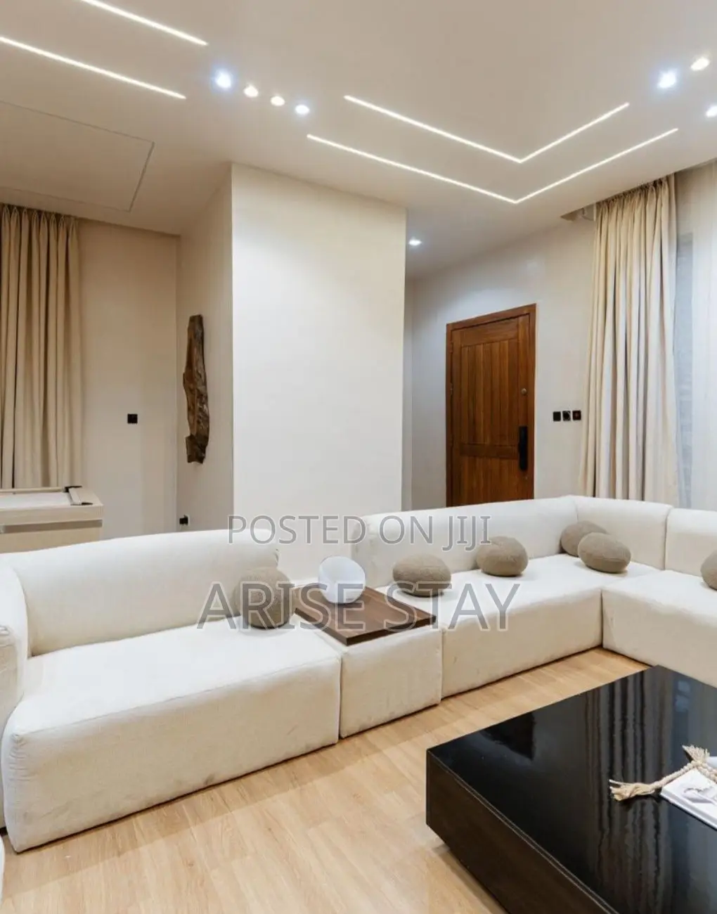 3-Bedroom Shortlet (Self-Compound) With Cinema, Ps5 Wine Bar|chevron in Chevron