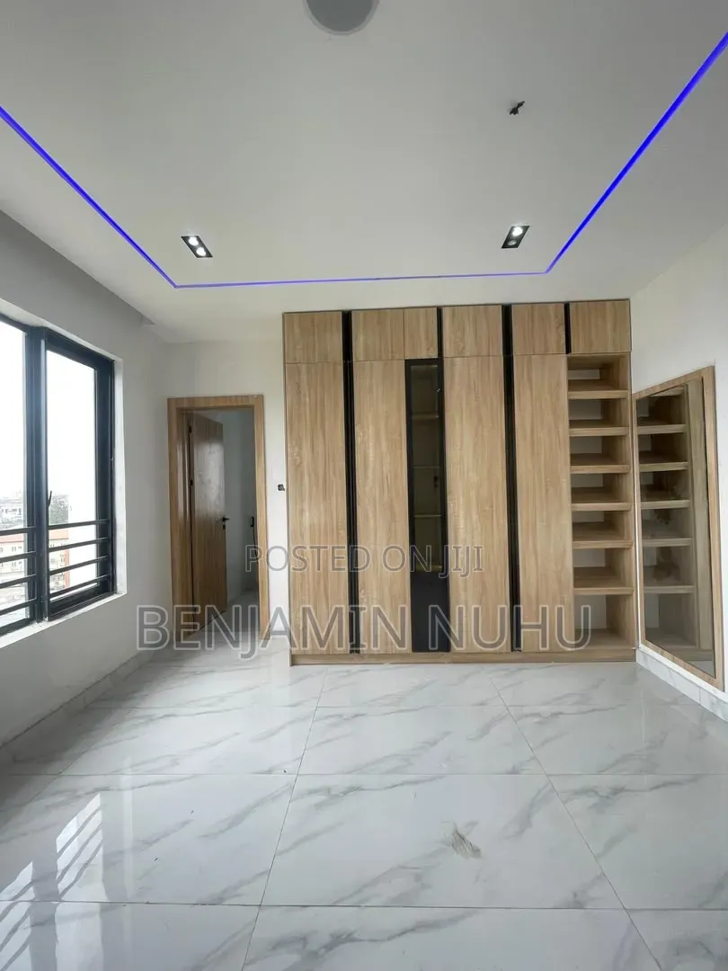 Furnished 2bdrm Apartment in Lekki Phase 1 for sale in Lekki Phase 1