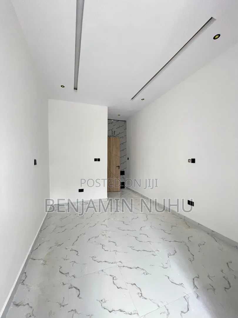 Furnished 2bdrm Apartment in Lekki Phase 1 for sale in Lekki Phase 1