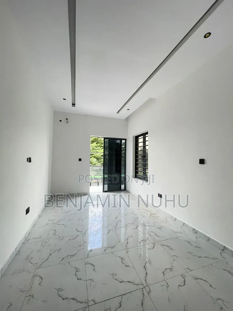 Furnished 2bdrm Apartment in Lekki Phase 1 for sale in Lekki Phase 1