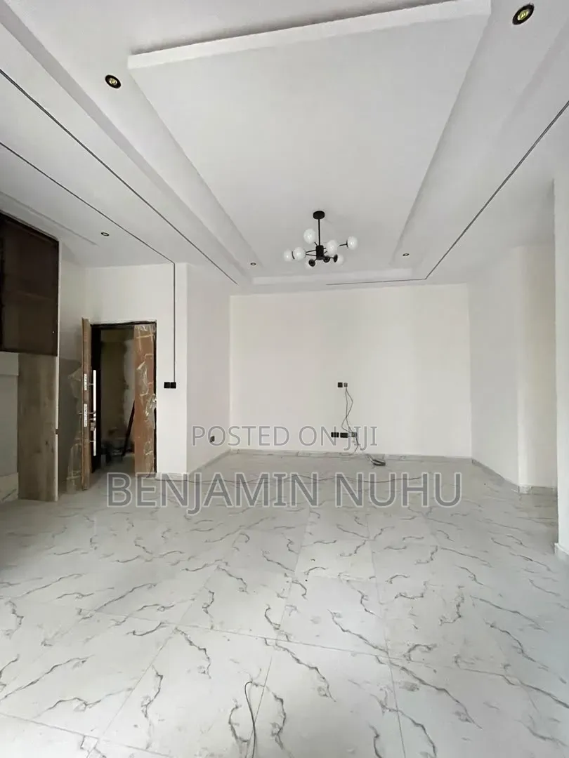 Furnished 2bdrm Apartment in Lekki Phase 1 for sale in Lekki Phase 1