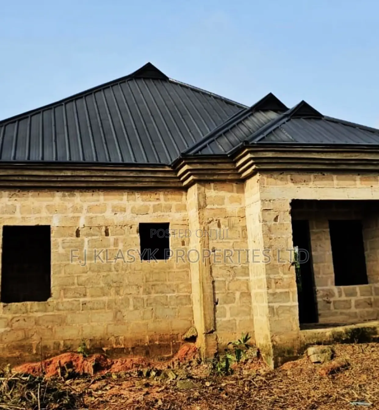 2bdrm Block of Flats in Benin City for sale in Benin City