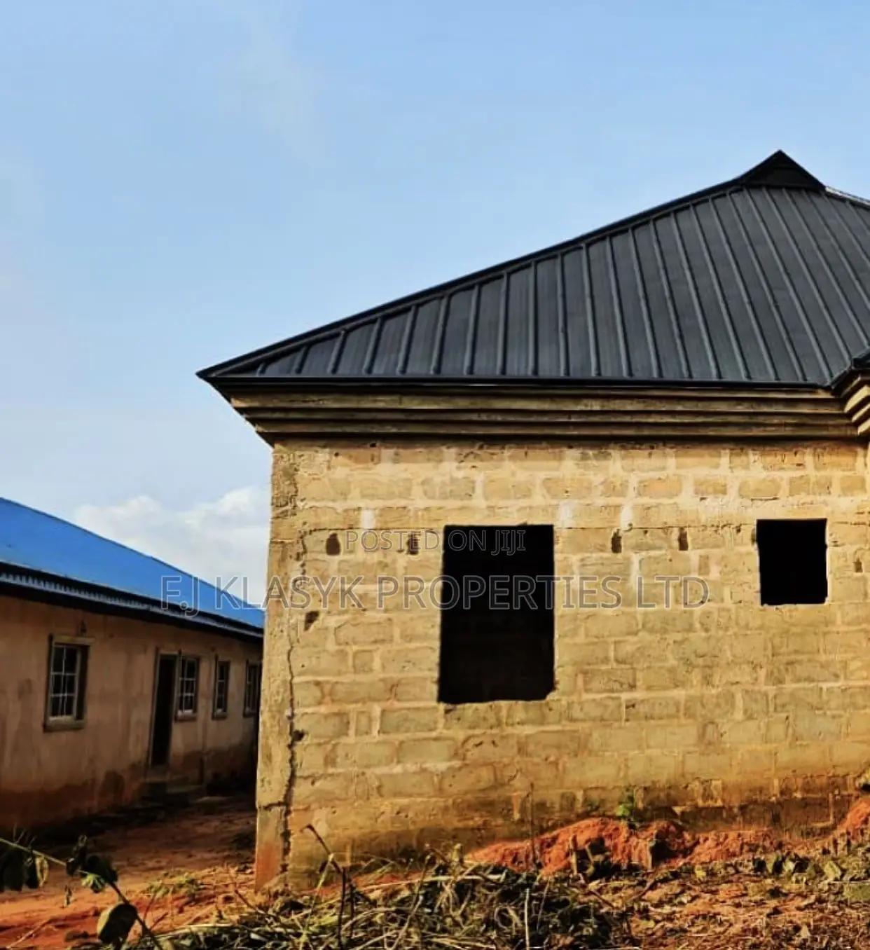2bdrm Block of Flats in Benin City for sale in Benin City