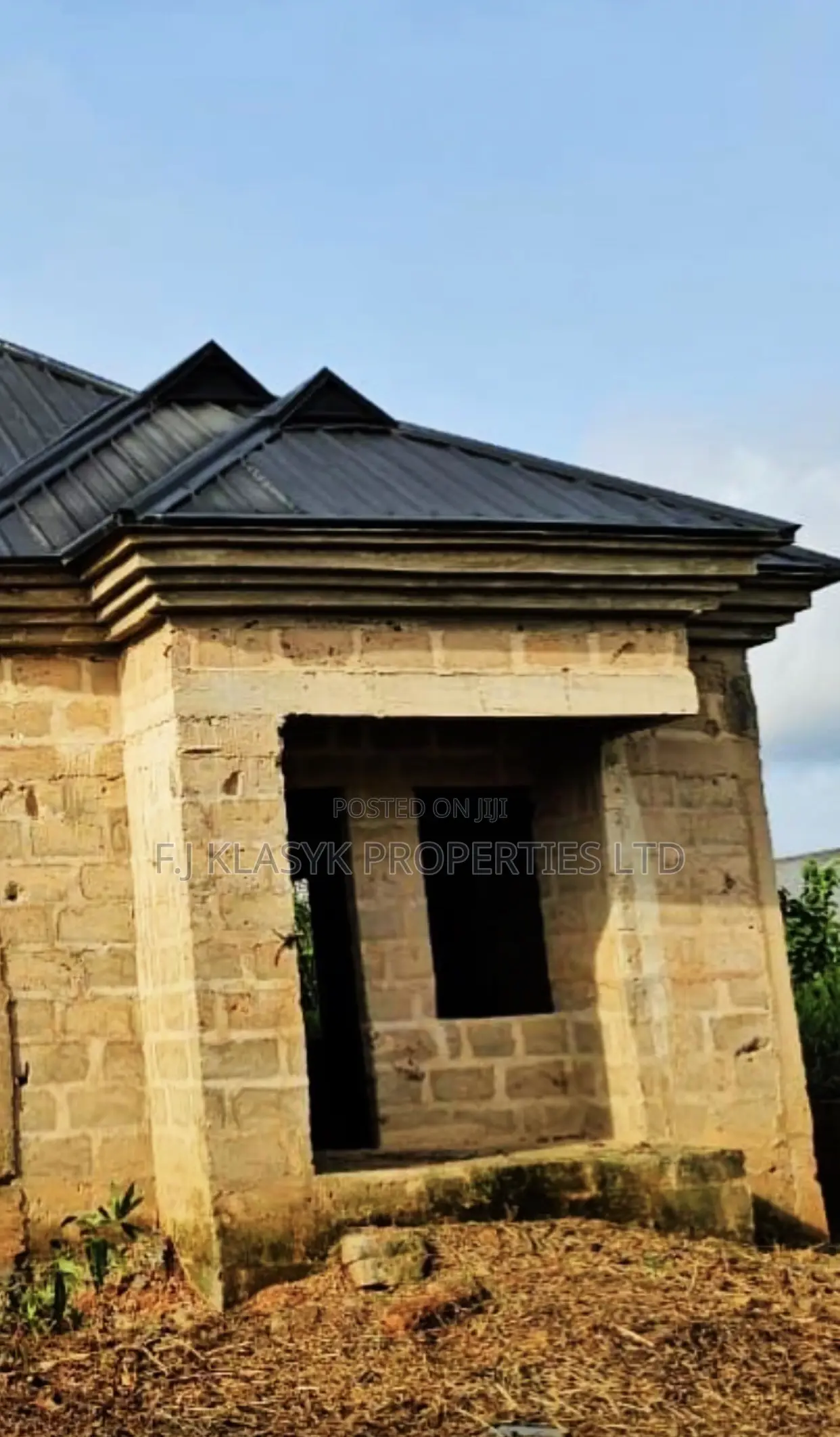 2bdrm Block of Flats in Benin City for sale in Benin City