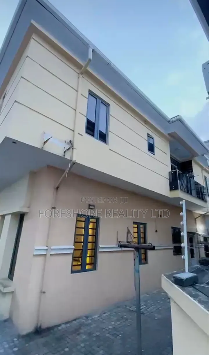 5bdrm House in Agungi for sale in Agungi