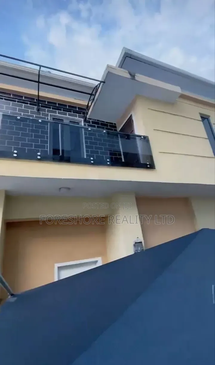 5bdrm House in Agungi for sale in Agungi