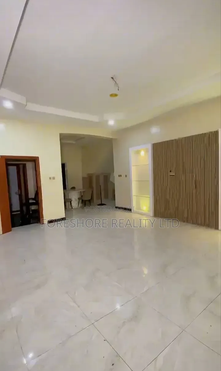 5bdrm House in Agungi for sale in Agungi