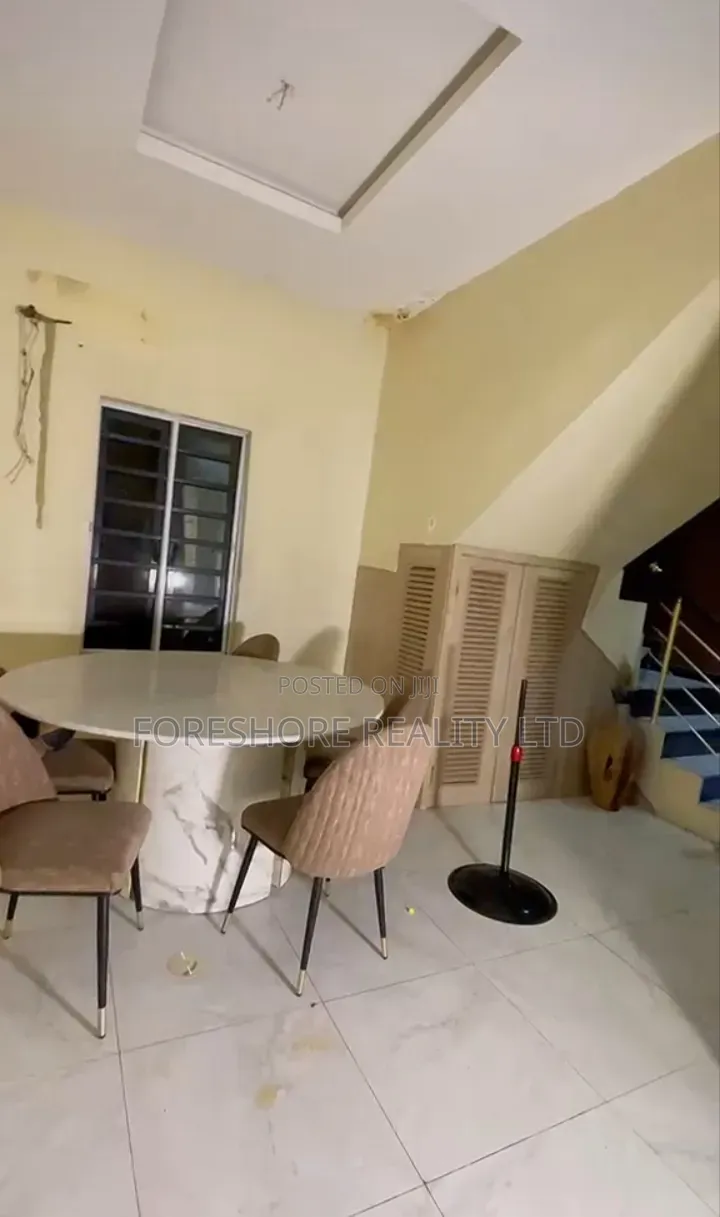 5bdrm House in Agungi for sale in Agungi